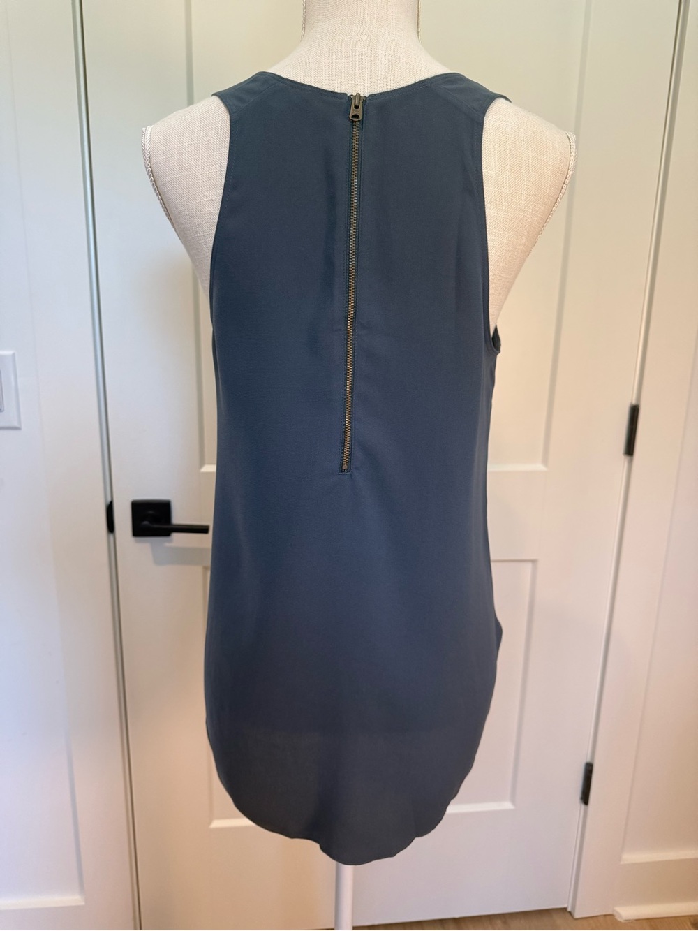 Wilfred Sleeveless Silk Blend Tank Blue Gray Size Small - Picture 4 of 9